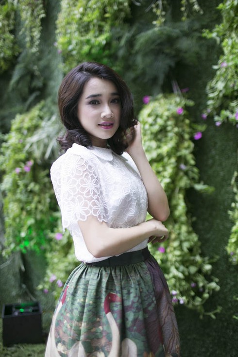 Nhã Phương xinh đẹp sau 1 tháng đóng phim ở Hàn Quốc - ảnh 2